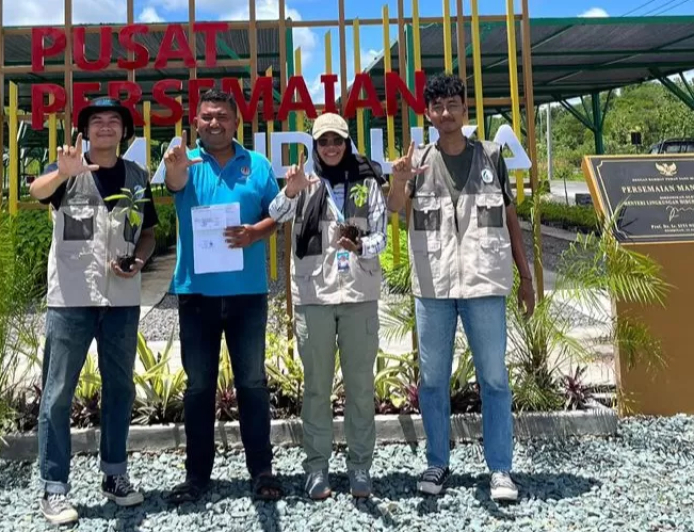 Collaboration Between KKN UNS 178 and Kopi Parang Greens Giri Tembesi Village Through the “One Coffee, One Tree” Program