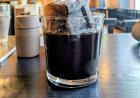 Unique! This 40-Year-Old Café Serves Giant Iced Coffee That Doesn’t Dilute for 3 Hours