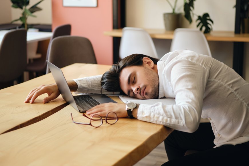 The Power of “Micro-Napping” for Creative Workers